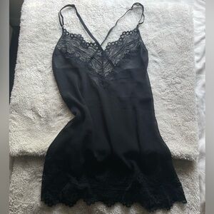LA SENZA black sheer lace nightie slip